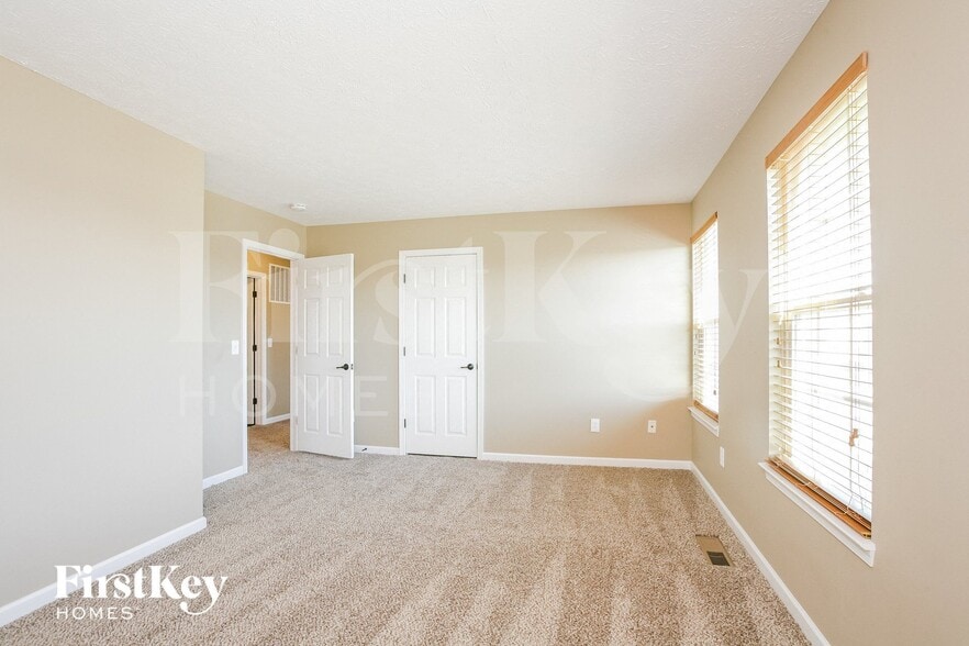 Building Photo - 10262 McClain Dr