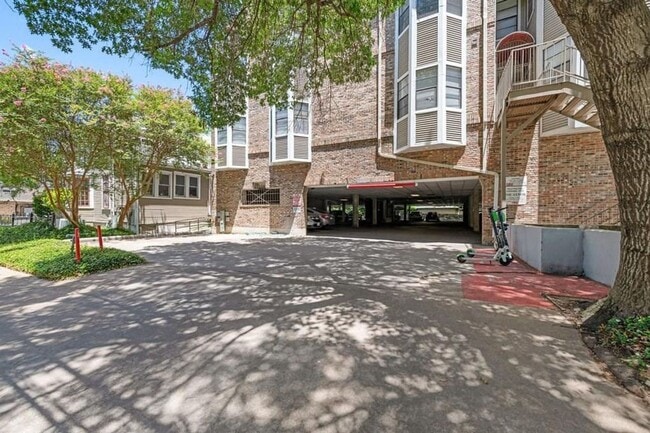 Building Photo - PRELEASE 8/15/2025 2 bed 2 bath