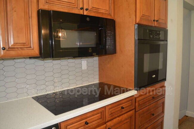 Building Photo - 1815 Marilon Dr