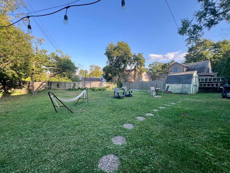 Building Photo - 210 Bucholz Ct