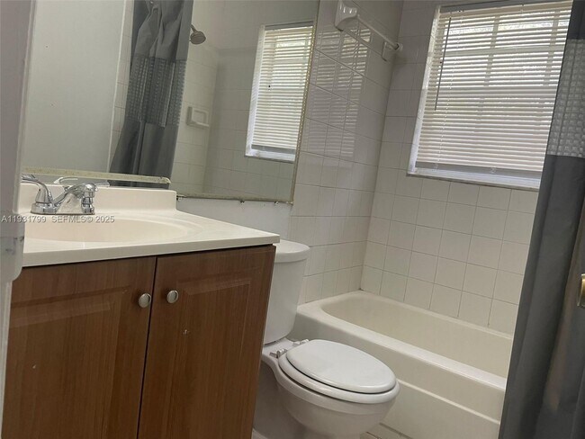 Building Photo - 4951 Wedgewood Way