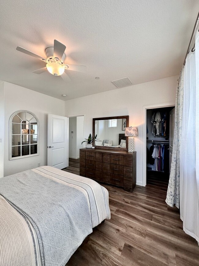 Building Photo - North Natomas Home