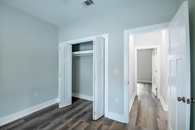 Building Photo - 108 Clearing Wy