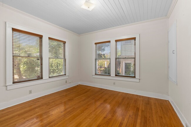 Building Photo - 526 Pershing Ave