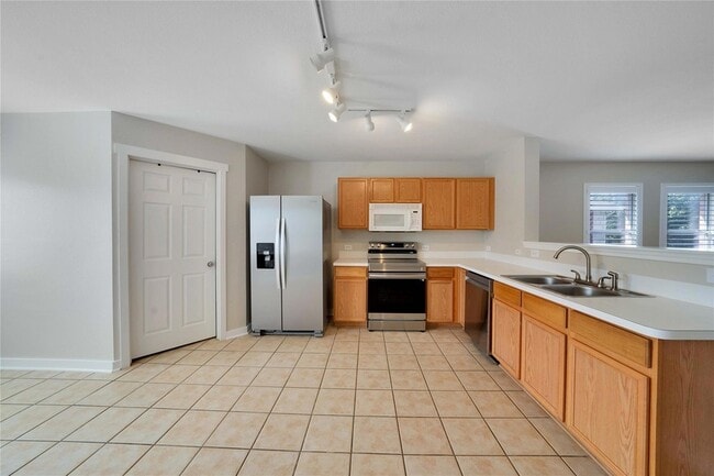 Building Photo - 716 Preston Dr