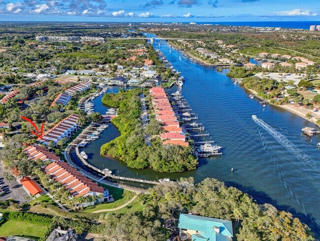 Building Photo - 2320 Treasure Isle Dr