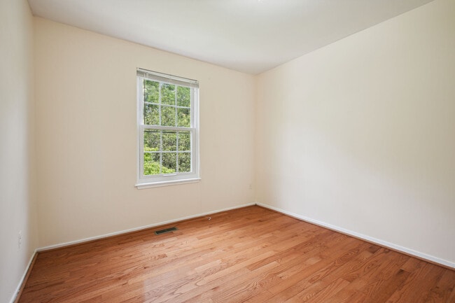 Building Photo - 8266 Amity Cir