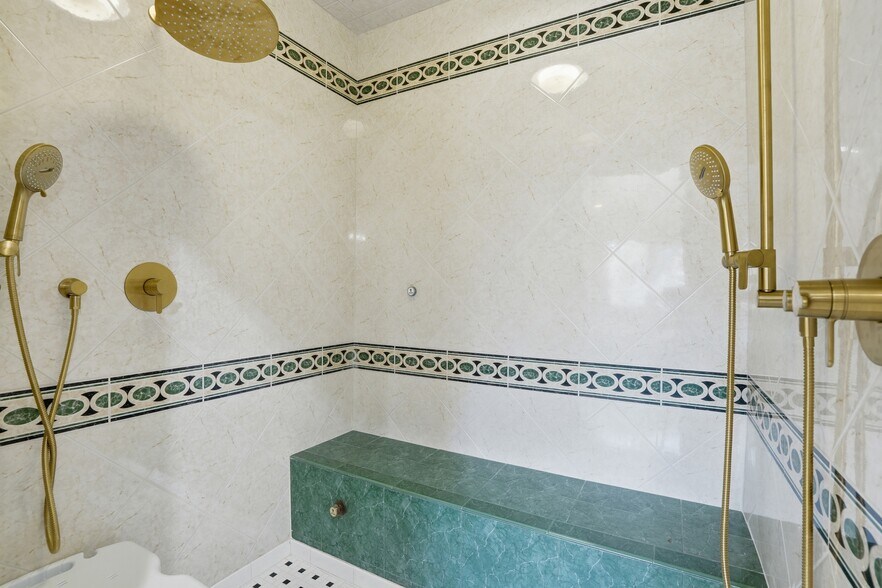 Building Photo - 544 Sunset Way