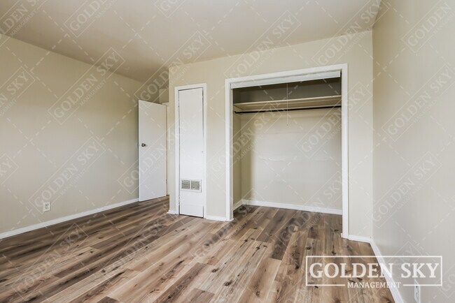 Building Photo - 1711 S Blaine St