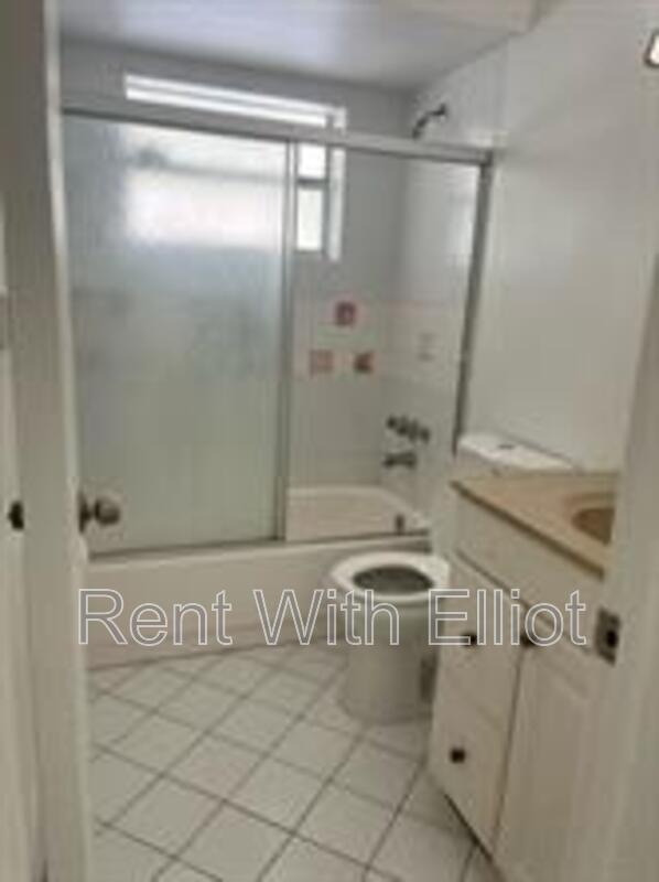 Building Photo - 4169 SW 67th Ave