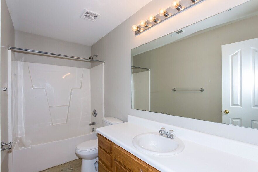 Building Photo - 4724 Sunburst Ln