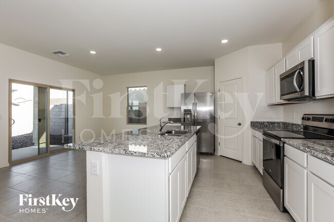 Building Photo - 3102 E Miner Dr