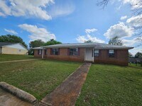 Building Photo - 415 Station Crossing Dr