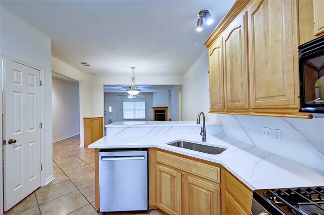 Building Photo - 12959 N Puffin Ln