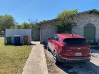 Building Photo - 609 Flournoy Dr