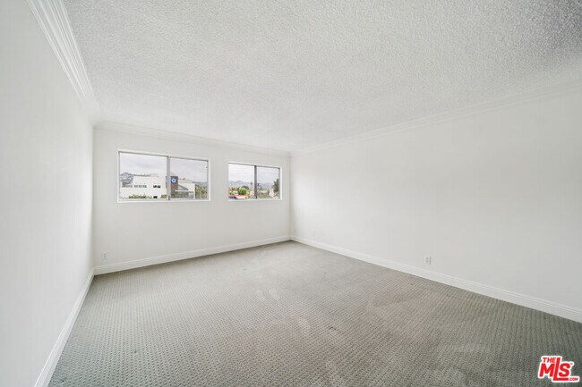 Building Photo - 131 Orlando Ave