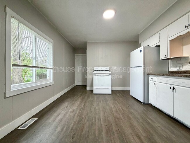 Building Photo - 2145 8th St
