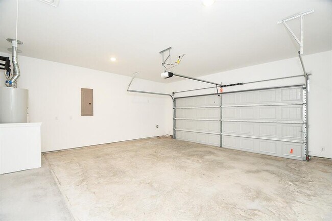 Building Photo - 2932 Tantara Dr