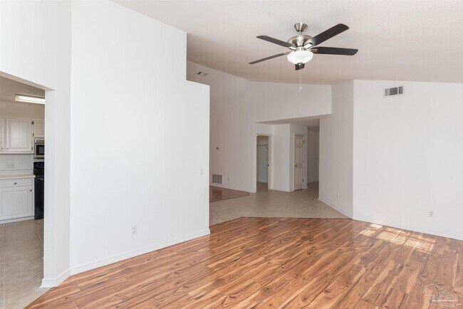 Building Photo - 25 Littleton St