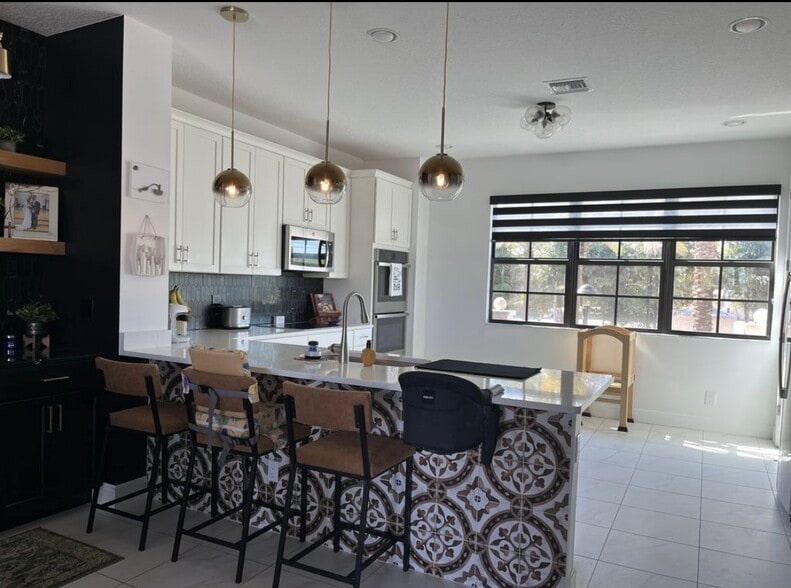 Building Photo - 601 Windward Cir N