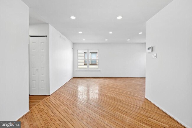 Building Photo - 826 Hendrix St