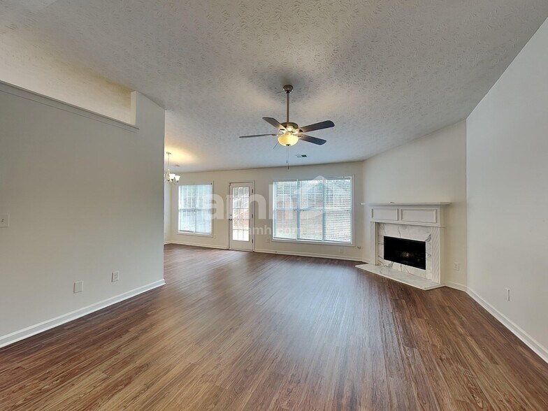 Building Photo - 2123 Yarbrough Way