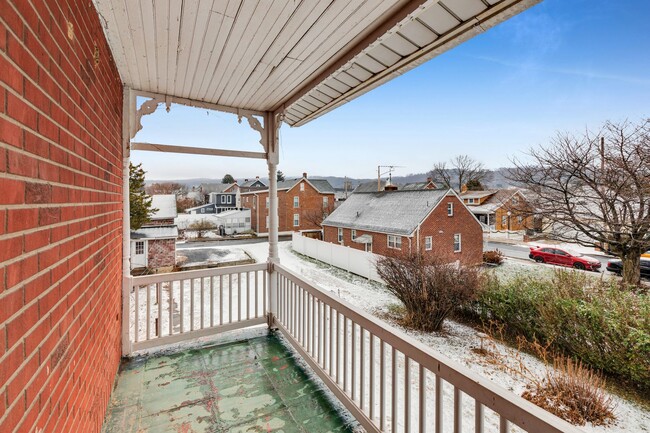 Building Photo - 109 N Sixth St