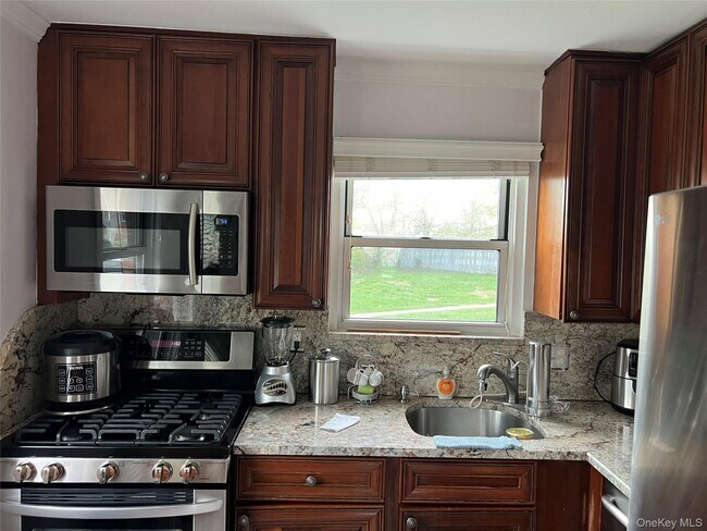 Building Photo - 1084 Fenwood Dr