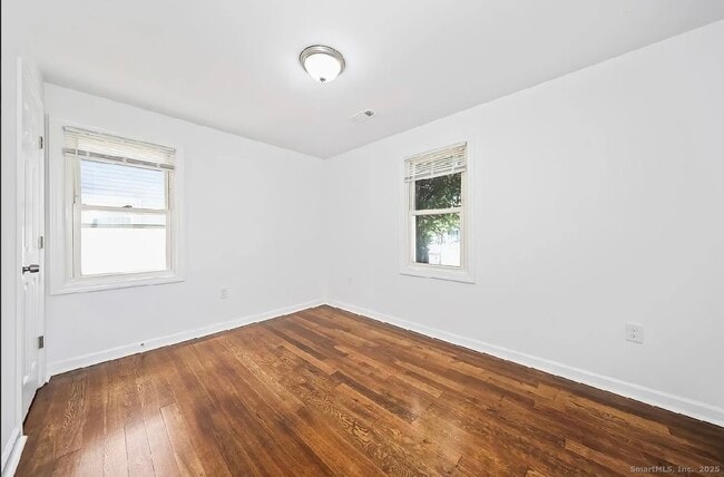 Building Photo - 405 Ruth St