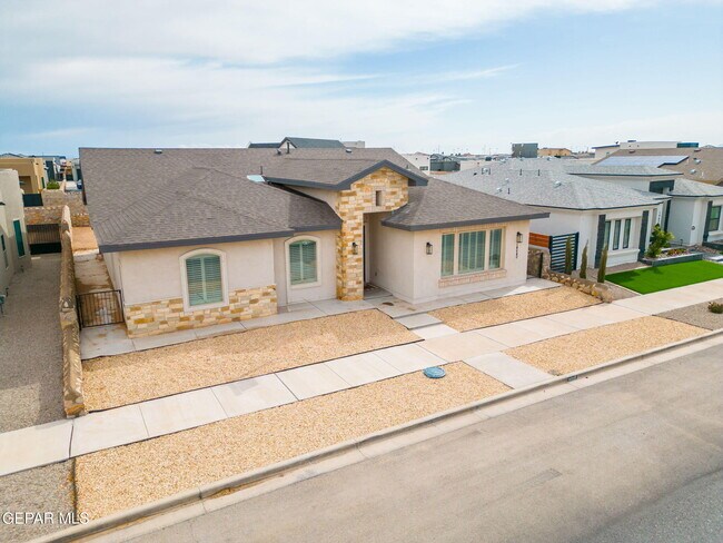 Building Photo - 14640 Charles Foster Ave
