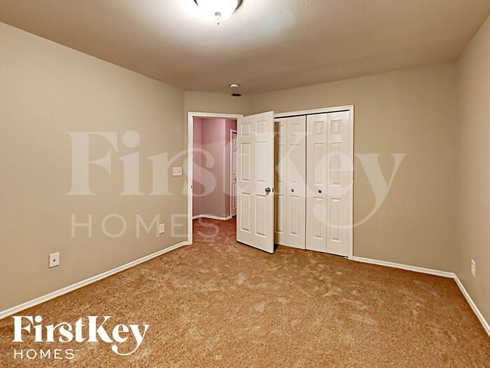 Building Photo - 3005 Buckleigh Dr