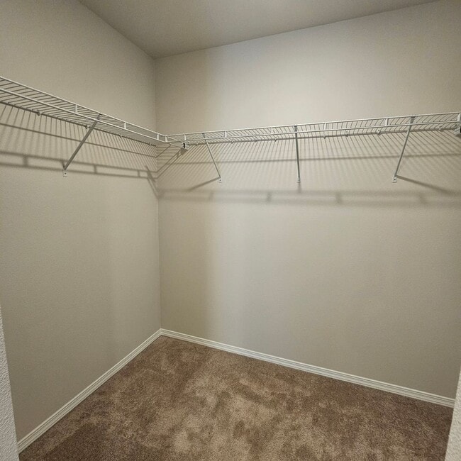 Building Photo - Move-In Ready 3 Bed, 2.5 Bath Home in Desirable Port Orchard Neighborhood