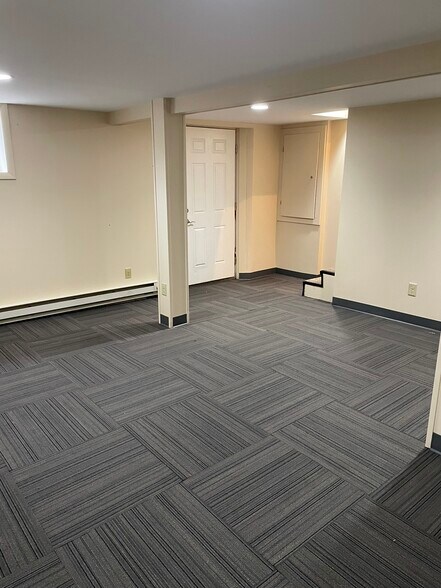 Building Photo - 2410 Bell St
