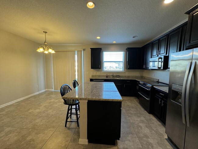 Building Photo - 3 Bedroom 2.5 Bath townhome in Durbin