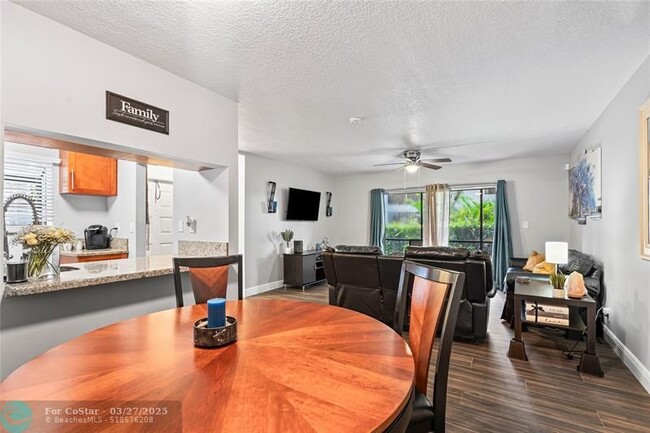 Building Photo - 2753 S Oakland Forest Dr
