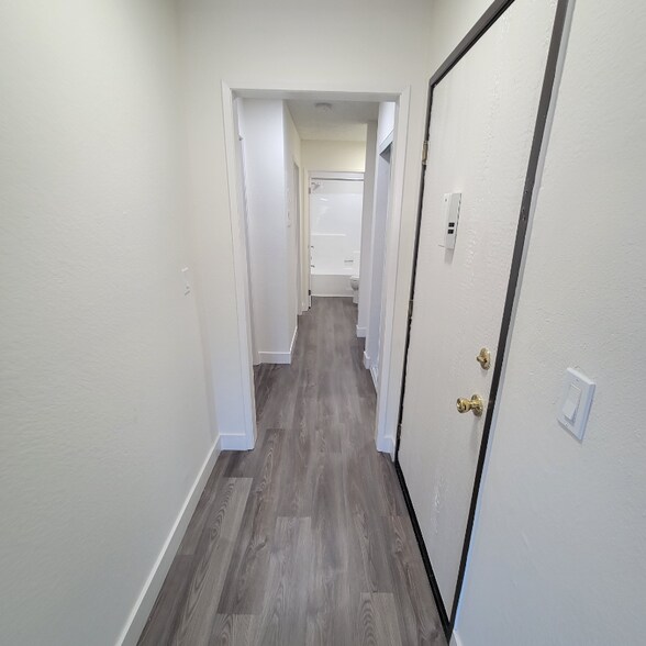 Building Photo - 4124 N Eagle Rock Blvd