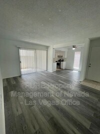 Building Photo - 1405 E Vegas Valley Dr