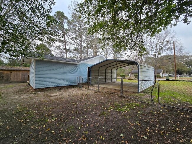 Building Photo - 776 Kenyon Ave