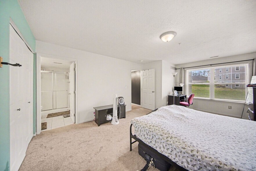 Building Photo - 1305 Millbrook Trail