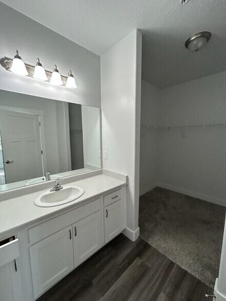Building Photo - 767 N 380 W