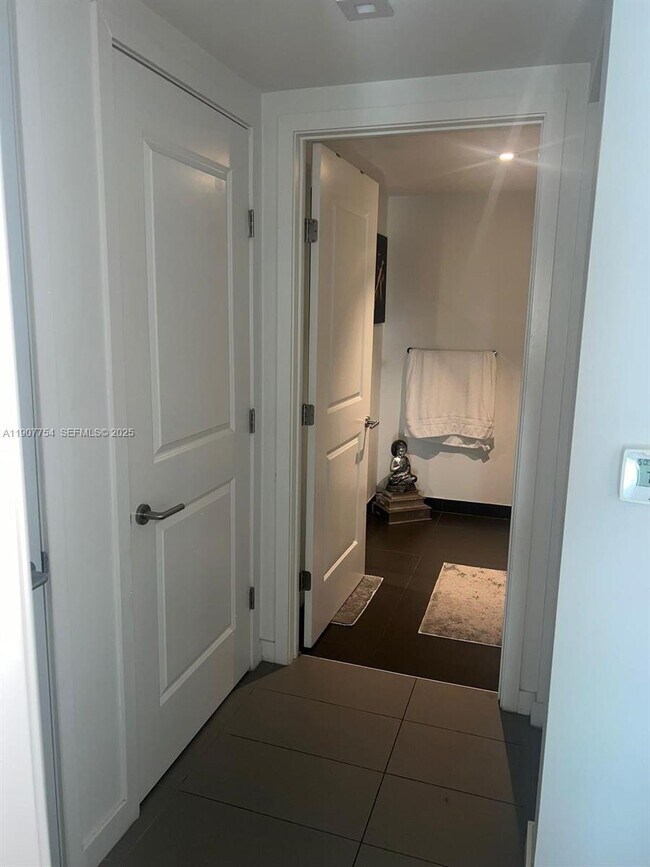 Building Photo - 1600 NE 1st Ave