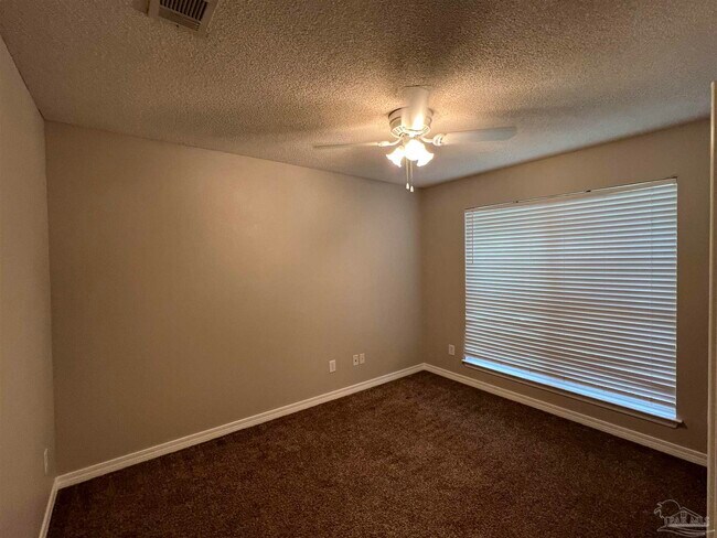 Building Photo - 10440 Millbrook Dr