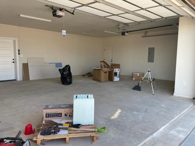 Building Photo - 4231 Mesa Dr