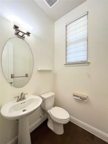 Building Photo - 1331 Bailey Ln