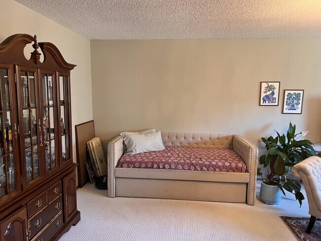 Building Photo - 2756 Comstock Cir