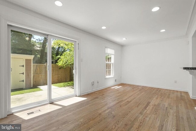 Building Photo - 2407 Alsop Ct
