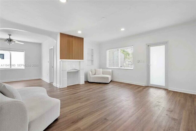 Building Photo - Southwest 26th Street, Miami, FL 33133 - 3 BR 2 BA single-family home