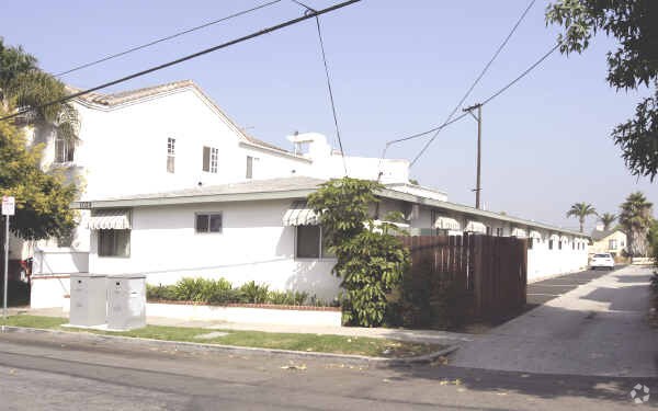 Building Photo - 1024 Loma Ave