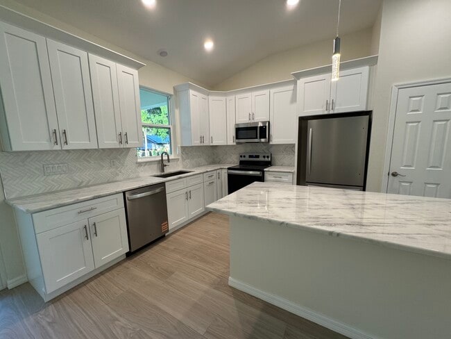 Building Photo - 247 Debary Dr