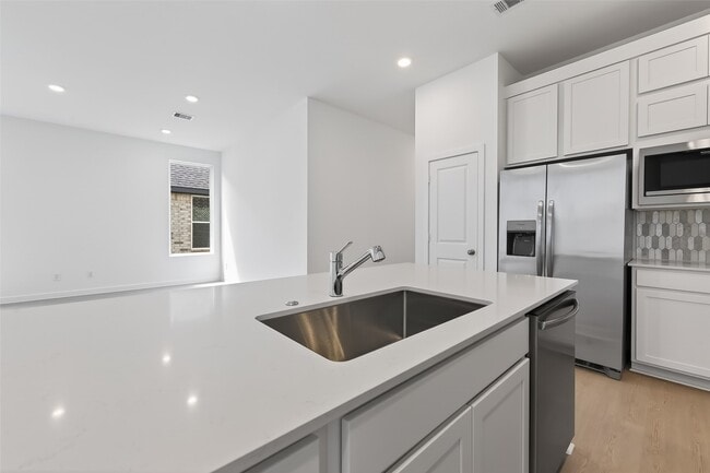 Building Photo - 21619 Colonial Medow Creek Trl